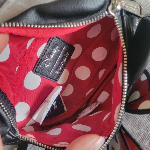 Disney Loungefly Minnie Mouse Black Leather Fanny Pack - Picture 2 of 3